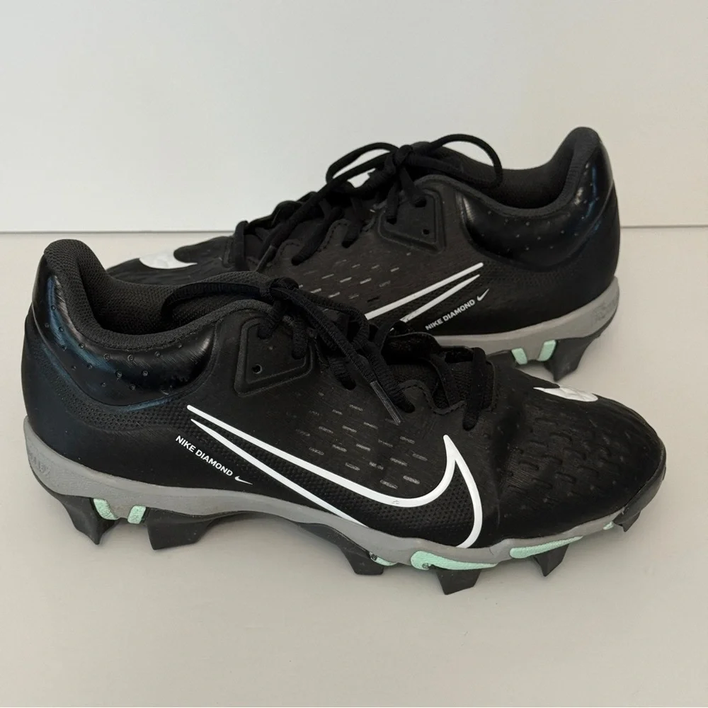 Nike Women Hyperdiamond 4 Keystone Black/White/Mint - Size 9  Women